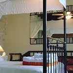 Charalambos Aparthotel