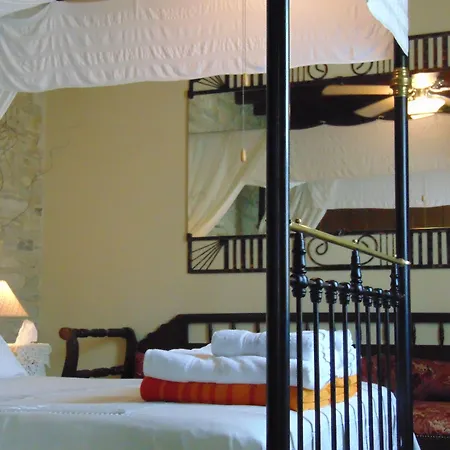 Charalambos Aparthotel