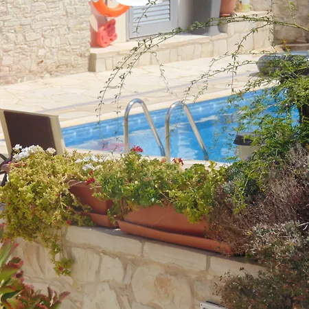 Aparthotel Charalambos